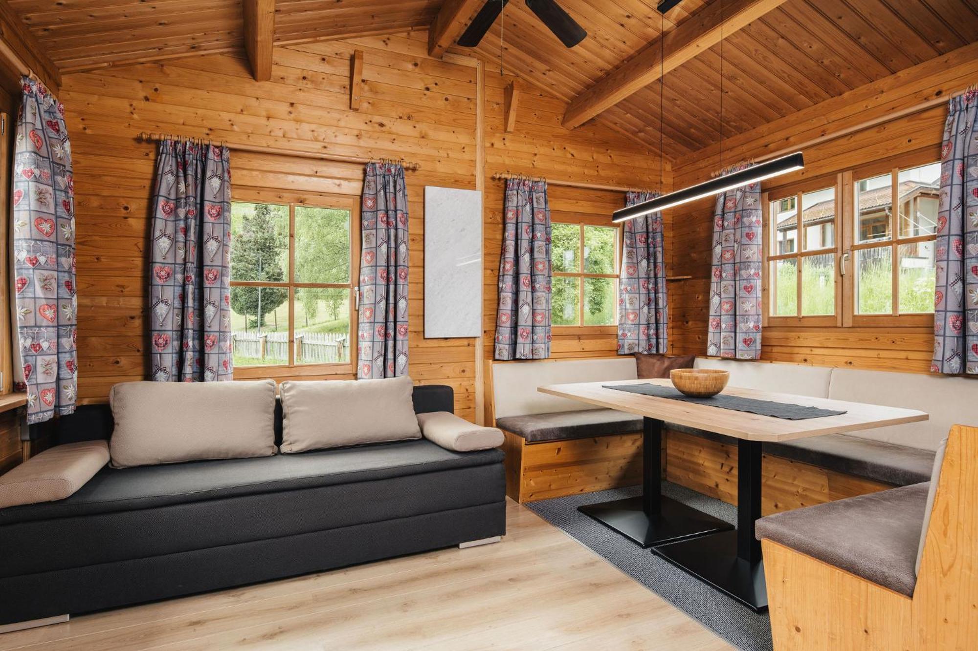 Camping Dreiländereck Blockhütten&Apartments Ried im Oberinntal Exterior foto